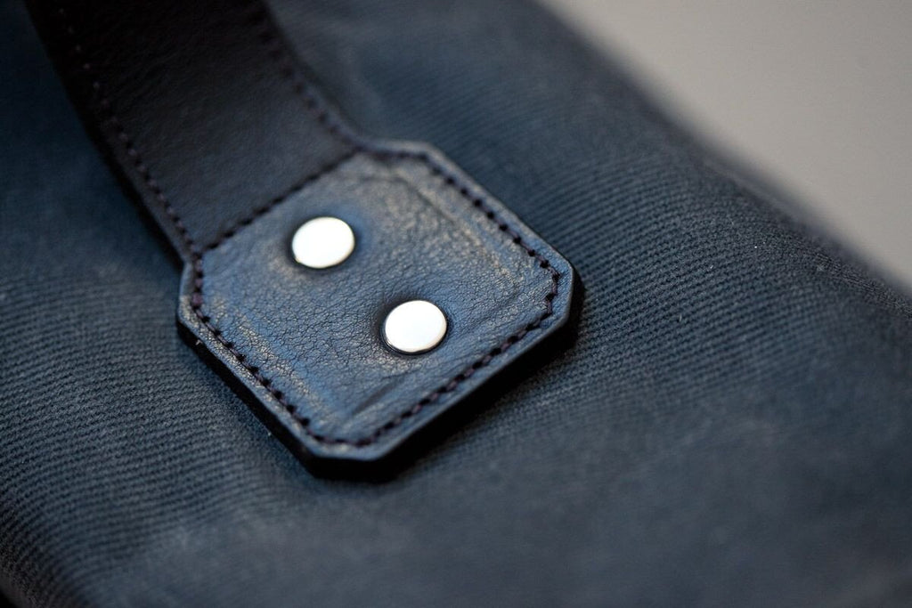 Hudson Messenger - Charcoal Wax Twill - Ernest Alexander