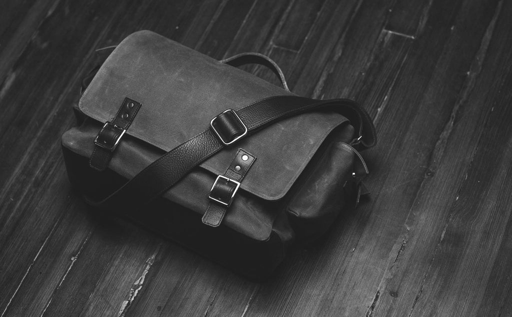 Hudson Messenger - Charcoal Wax Twill - Ernest Alexander