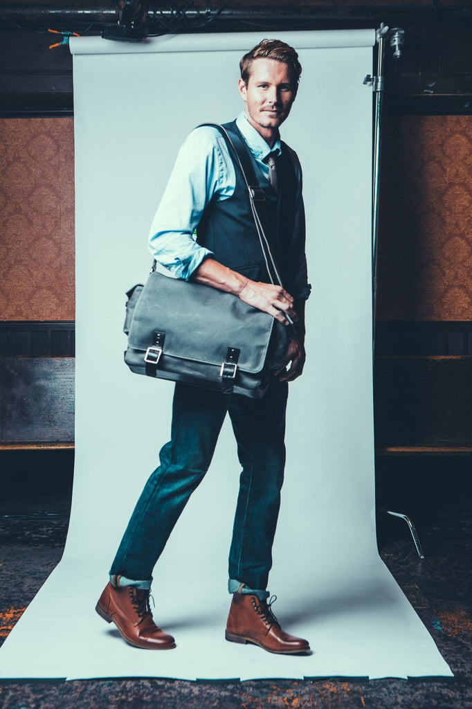 Hudson Messenger - Charcoal Wax Twill - Ernest Alexander